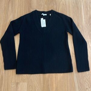 NWT Vince cashmere vneck sweater xs
Black